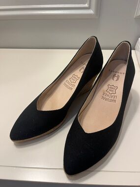 Viscata Roses Women's Black Pointed-Toe Wedge Espadrilles